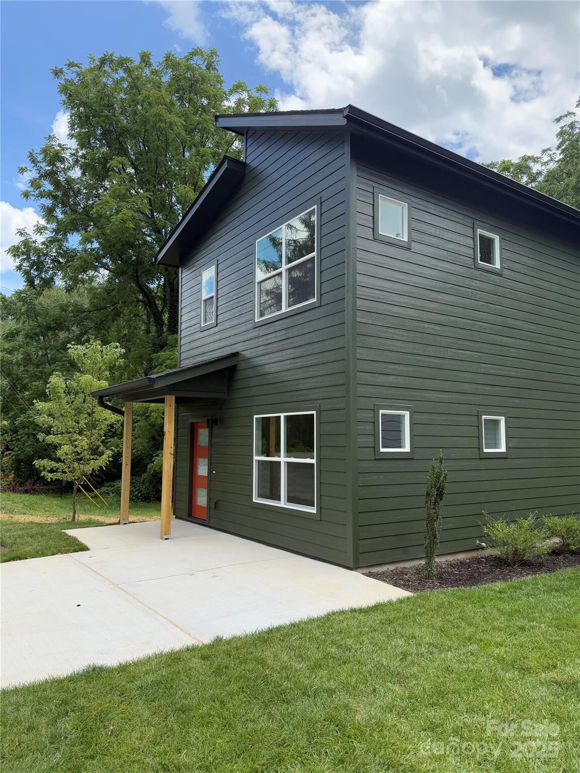 Property Photo: 2 Cub Road NC 28806
