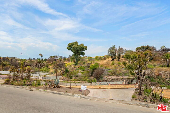Property Photo:  820 Jacon Way  CA 90272 