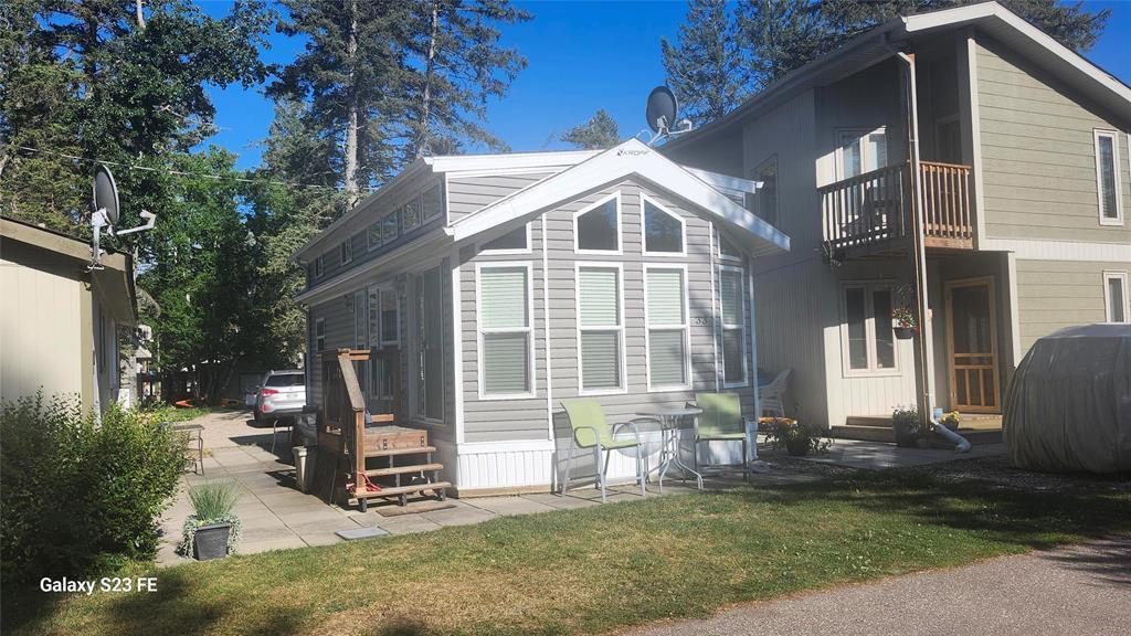 Property Photo: 33 4th Street North MB R0J 1N0