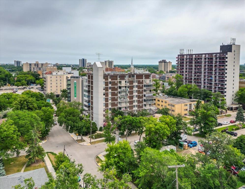 Property Photo:  188 Roslyn Road  MB R3L 0G8 