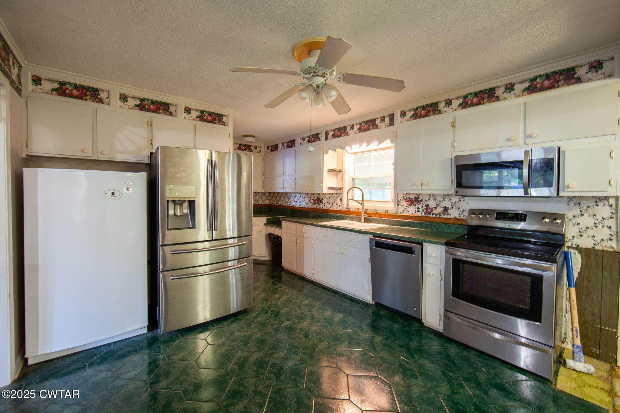Property Photo: 228 Gobelet Road TN 38356