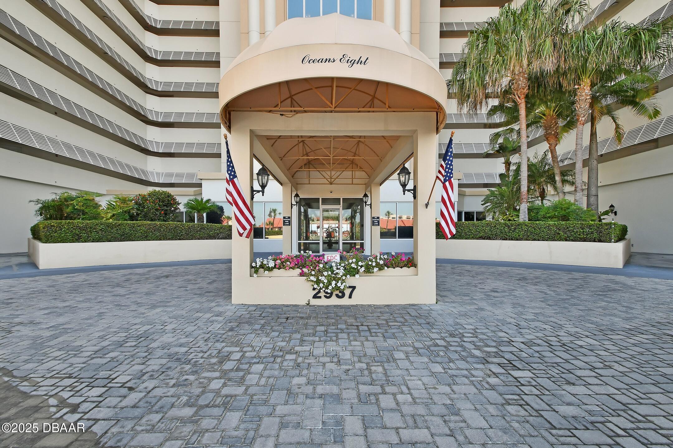 Property Photo: 2937 S Atlantic Avenue 2002 FL 32118
