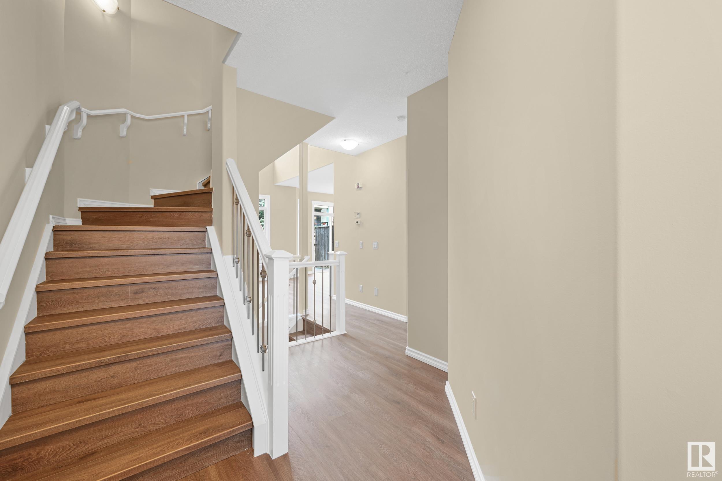 Property Photo: 11544 11 Avenue SW AB T6W 1W8