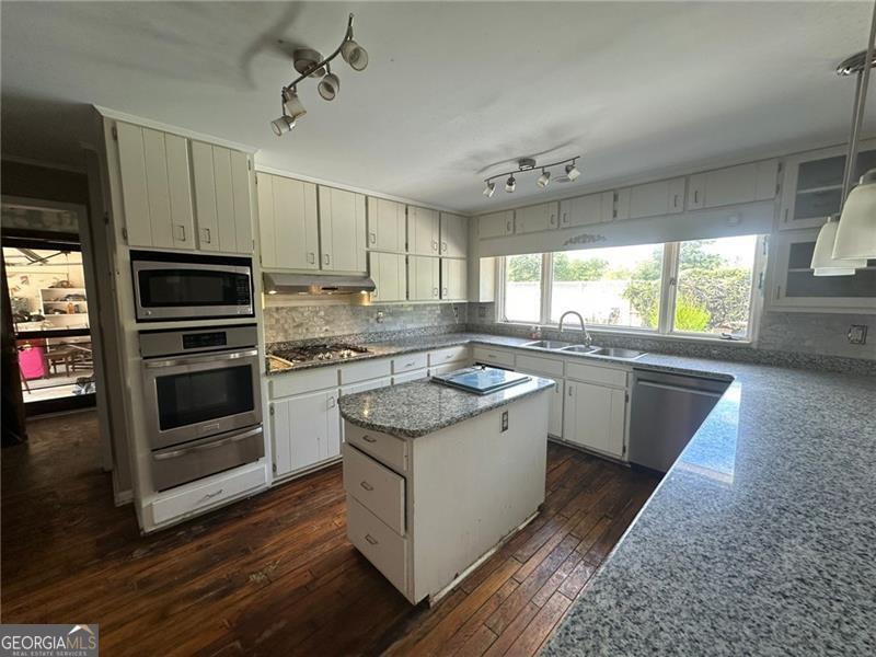 Property Photo: 176 Mask Road GA 30215