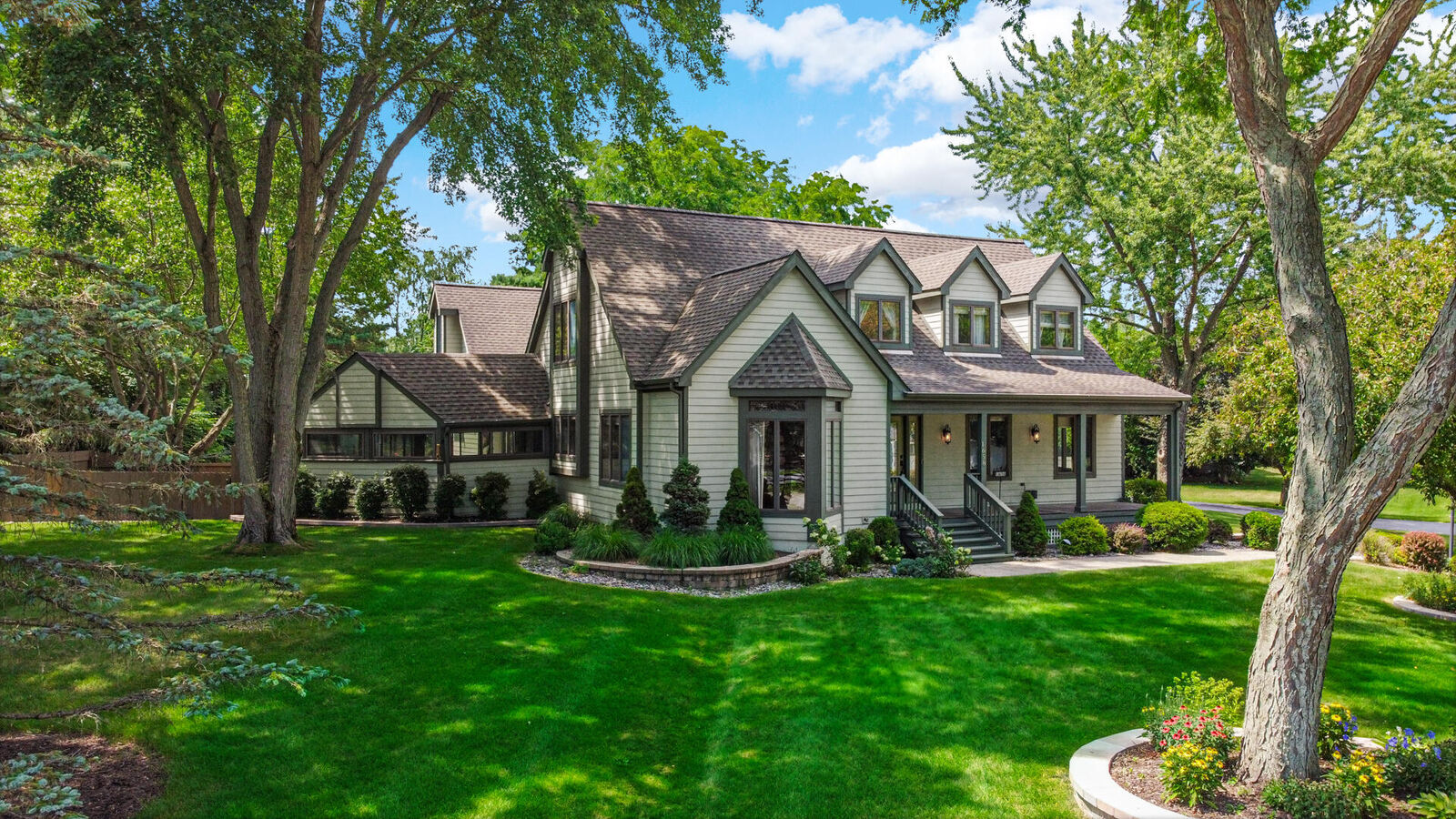 Property Photo: 1658 Clifty Creek Court IN 46385