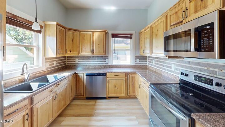 Property Photo: 1110 15th Street ND 58501