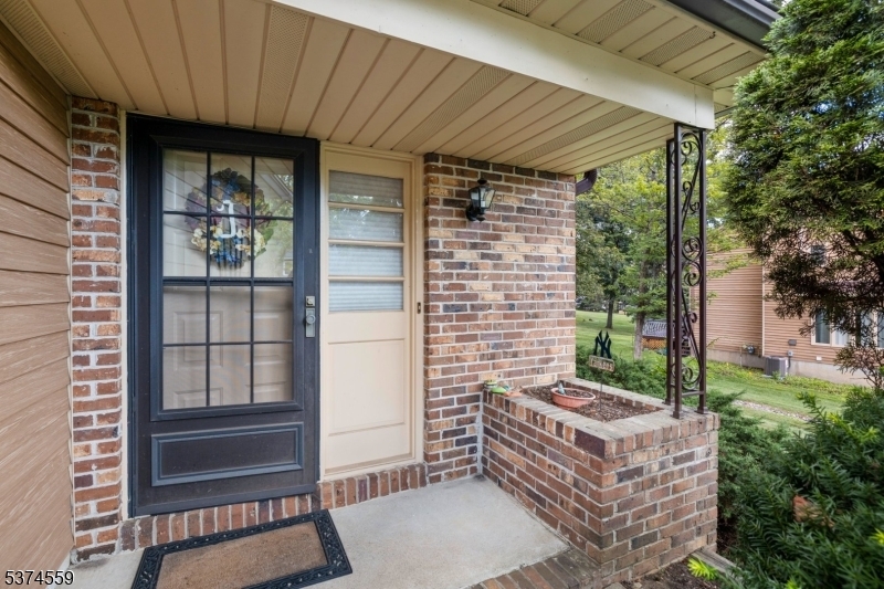 Property Photo:  65 Stockton Ct  NJ 07950 