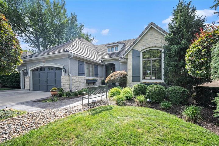 Property Photo:  26799 W Shadow Circle  KS 66061 