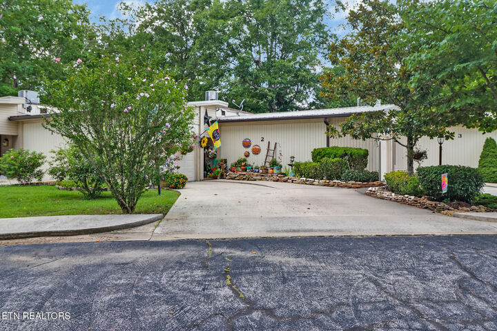 Property Photo:  33 Big Horn Loop 2  TN 38572 