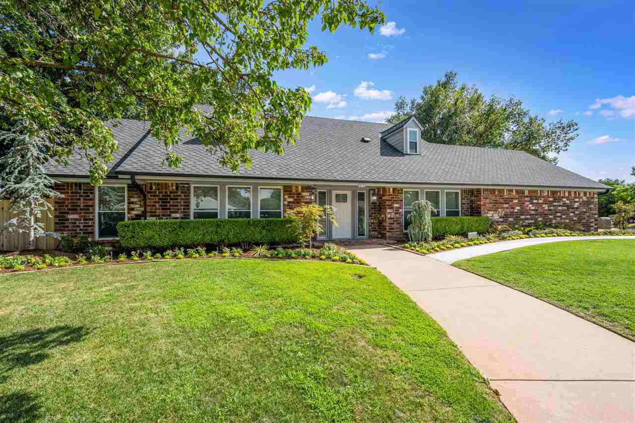 Property Photo: 913 NW Becontree Dr OK 73505
