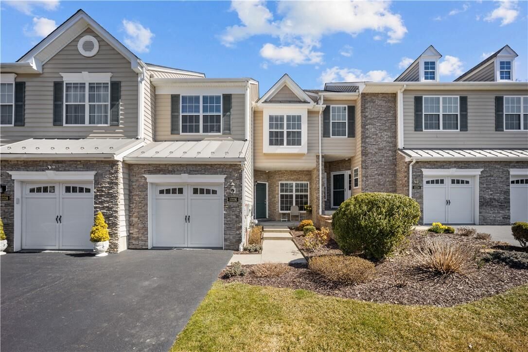 Property Photo: 1226 Hustis Drive NY 12524