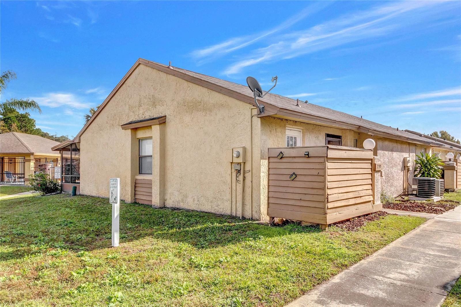 Property Photo: 12140 Sand Pebble Way FL 32824