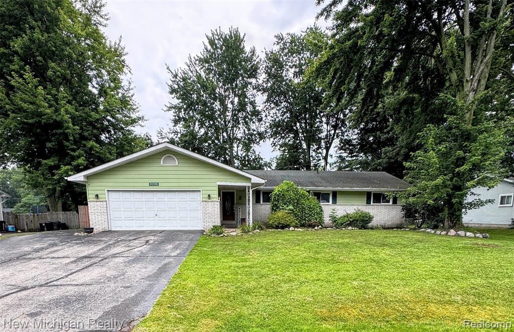 Property Photo:  3239 N Shoreview Drive  MI 48059 2847 
