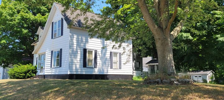 Property Photo: 512 S State Street MI 49420