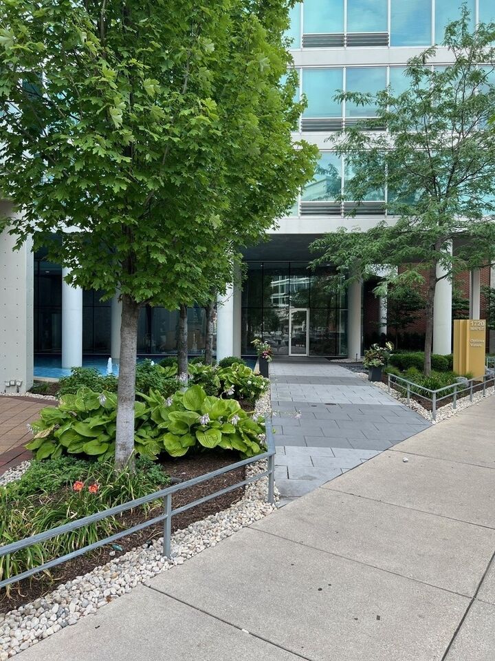 Property Photo: 1720 Maple Avenue 1170 IL 60201