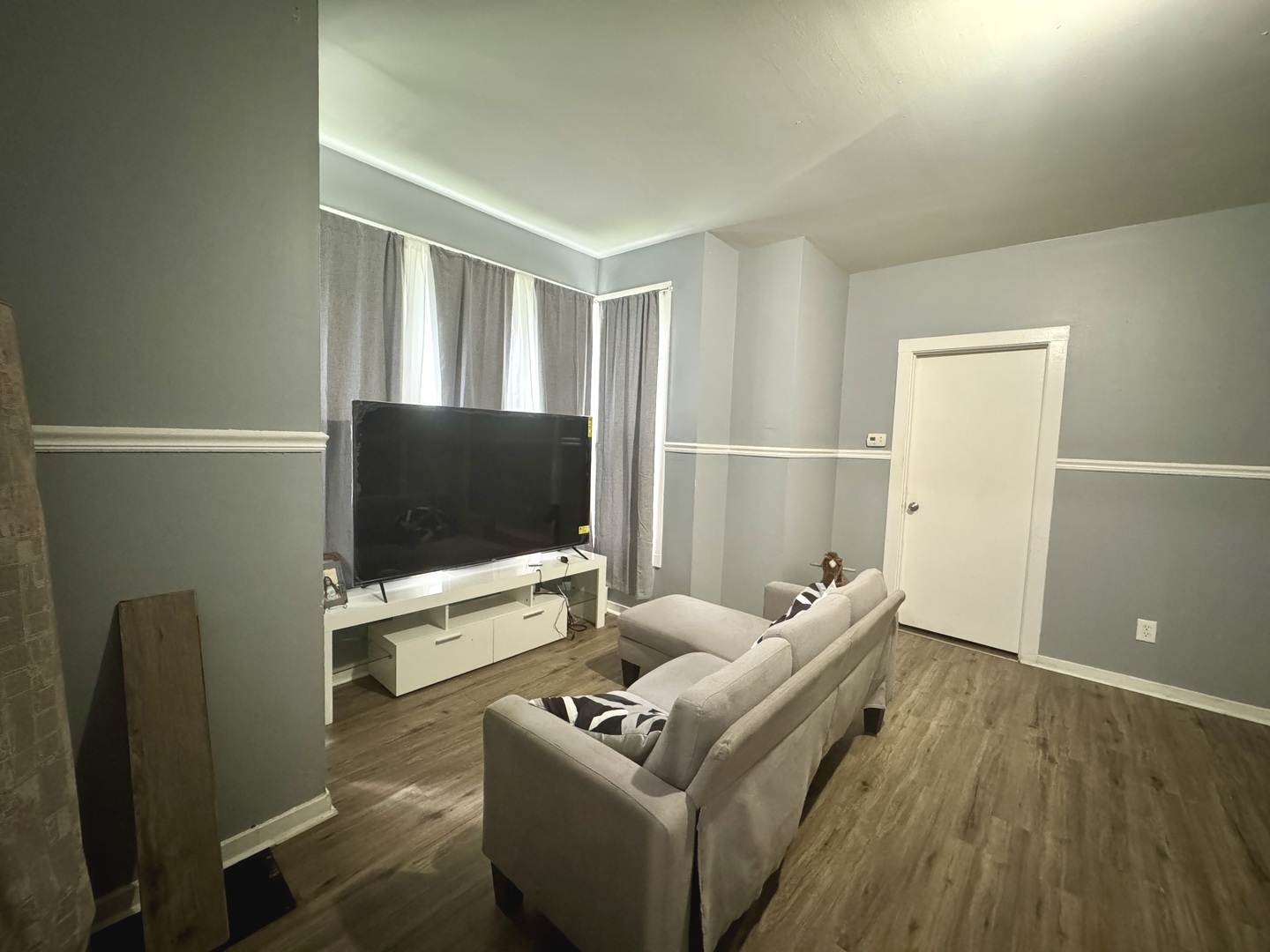 Property Photo: 624 S Lincoln Avenue IL 60505