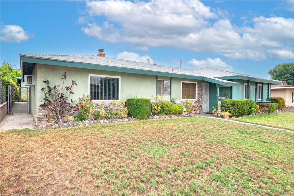 Property Photo:  2996 Gladstone Street  CA 91767 