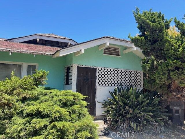 Property Photo:  235 E Eldridge Street  CA 90807 