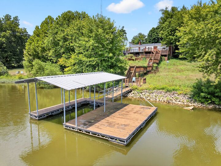 Property Photo: 108 Petty St TN 37058