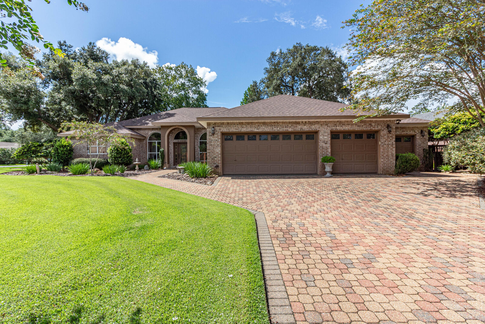 Property Photo:  6955 Turnberry Circle  FL 32566 