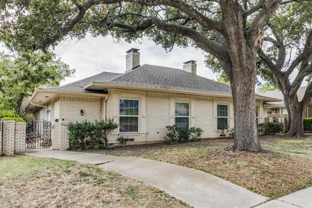 Property Photo: 13324 Southview Lane TX 75240