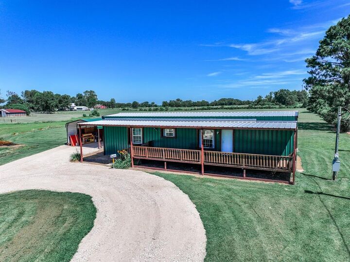 Property Photo:  840 W Fm 515  TX 75494 