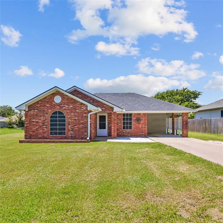 Property Photo:  309 Flying Bridge Drive  TX 75156 