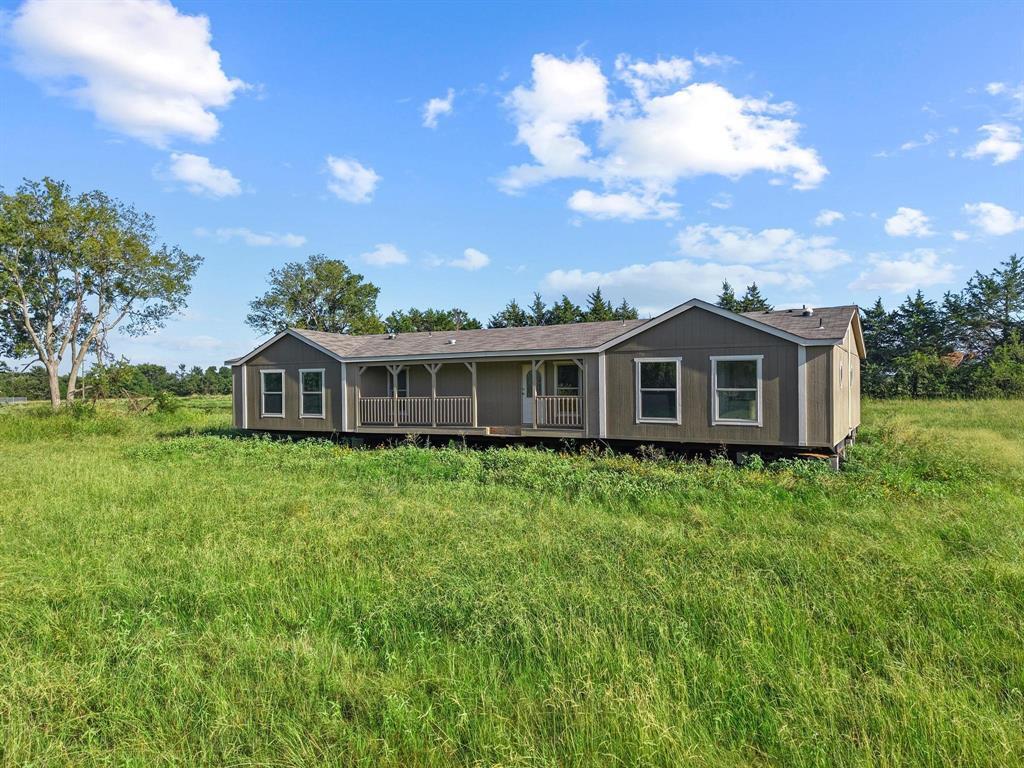 Property Photo: 372 Hemby Way TX 75418