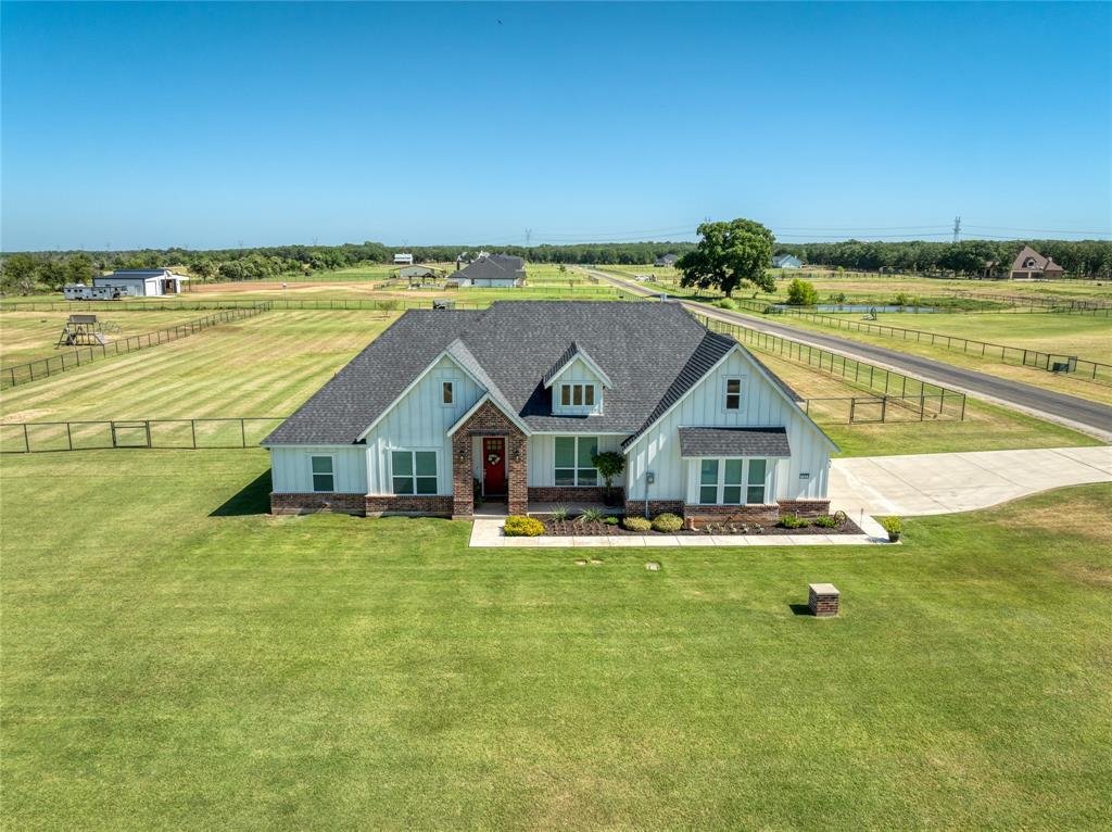 Property Photo:  152 Katy Ranch Drive  TX 76085 