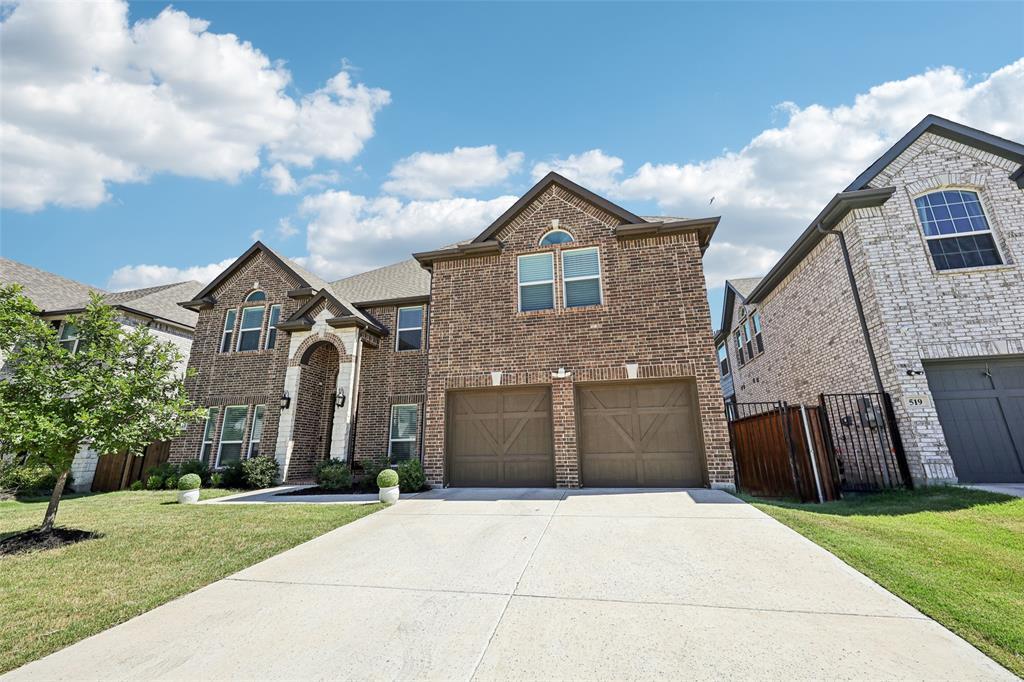 Property Photo: 513 Westwood Way Drive TX 76052