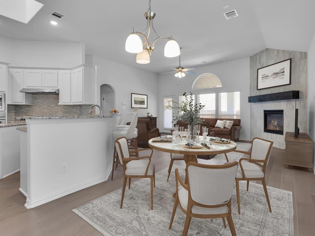 Property Photo: 1127 Putnam Drive TX 75036