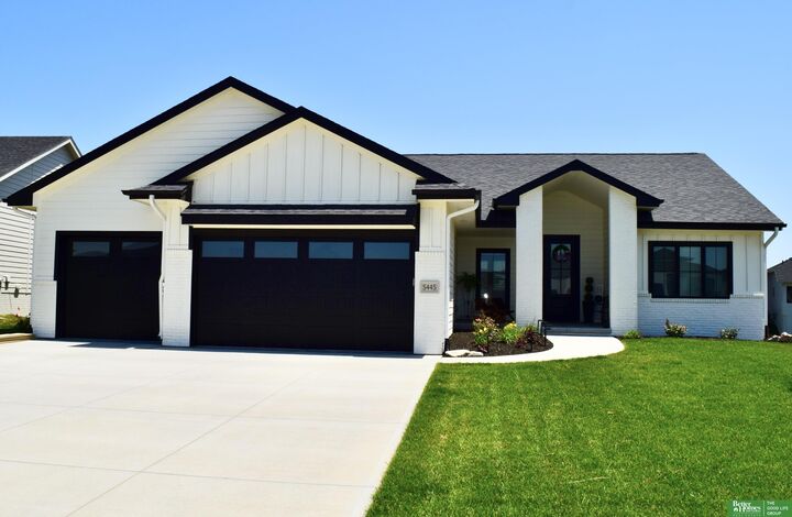 Property Photo: 5445 Kestrel Parkway NE 68022