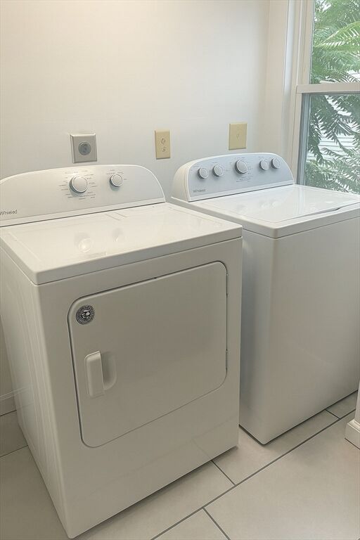 Property Photo:  74 Grand St 1  MA 01851 