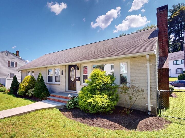 Property Photo:  86 Bowdoin Ave  MA 02451 