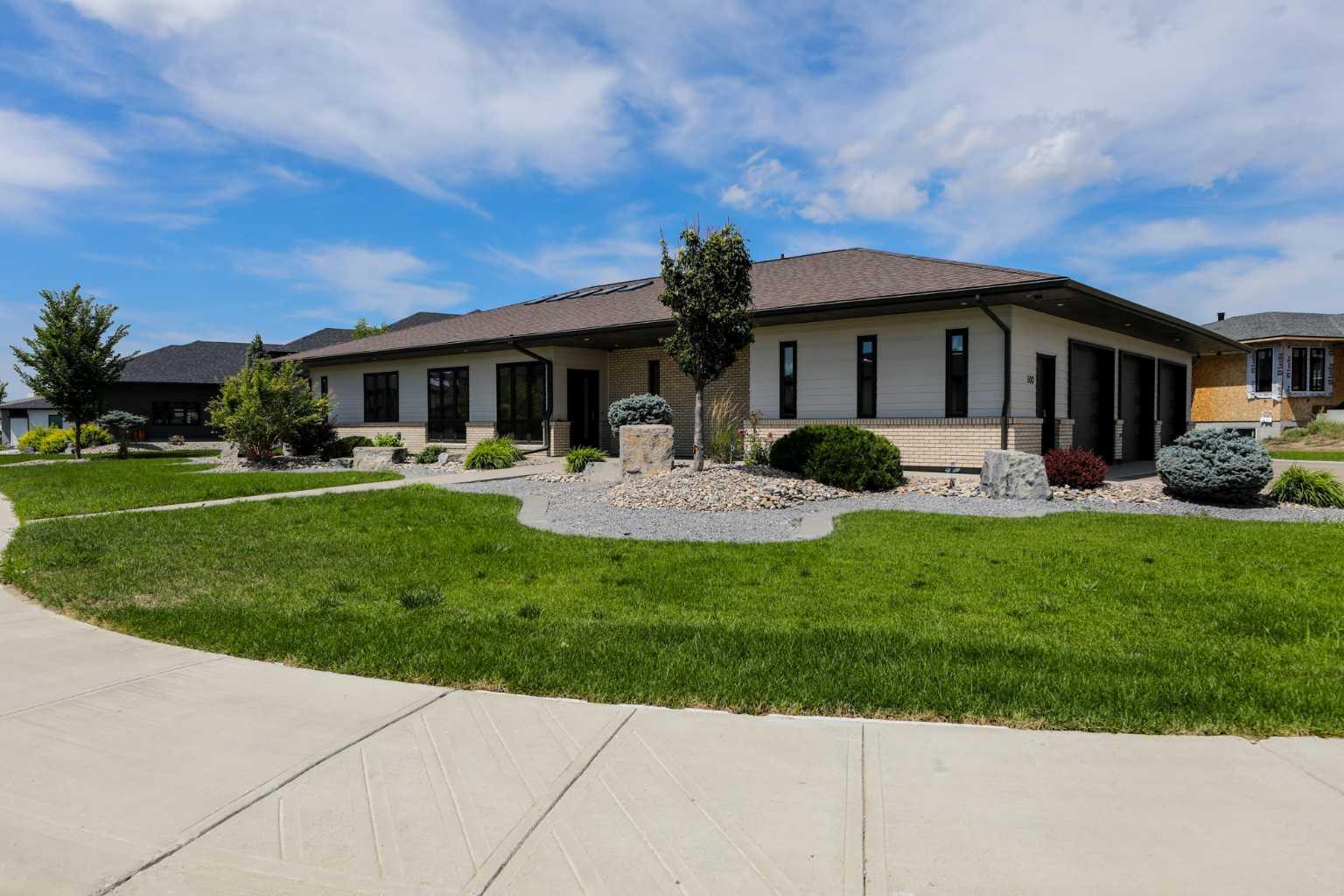 500 Gold Canyon Place S  Lethbridge AB T1K 8J1 photo
