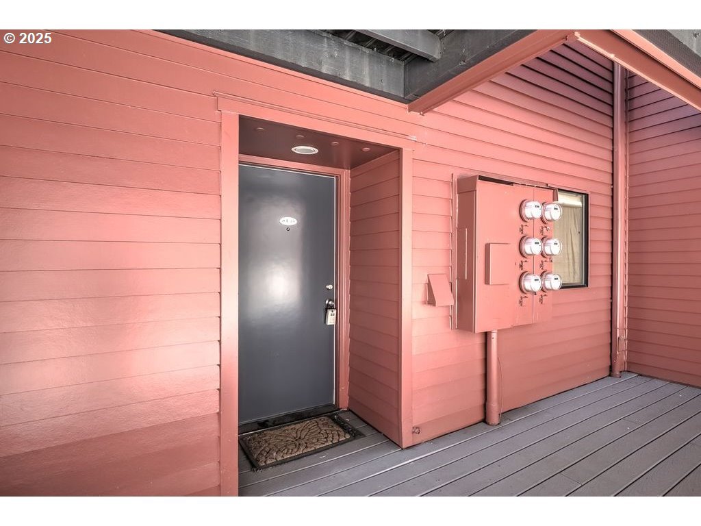 Property Photo: 1040 NW Naito Pkwy 0-9 OR 97209