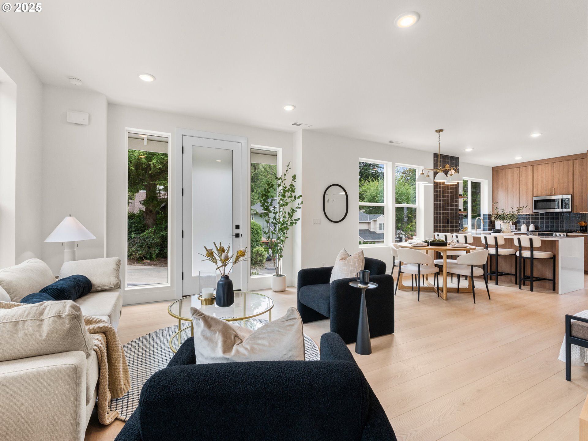 Property Photo: 3607 SW Logan St OR 97219