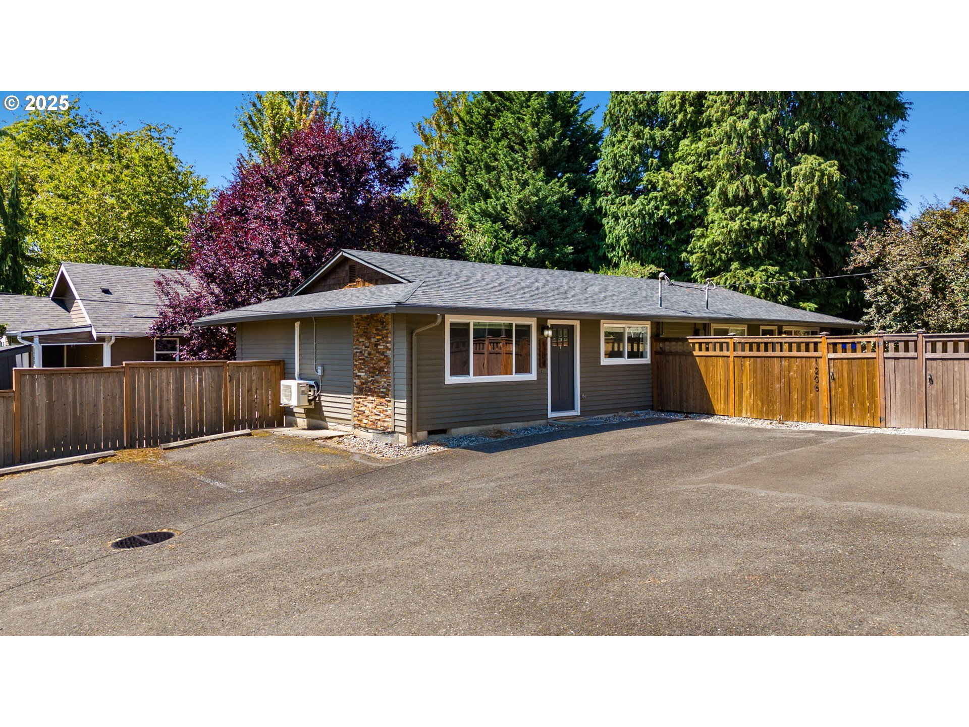 1204 W McLoughlin Blvd  Vancouver WA 98660 photo