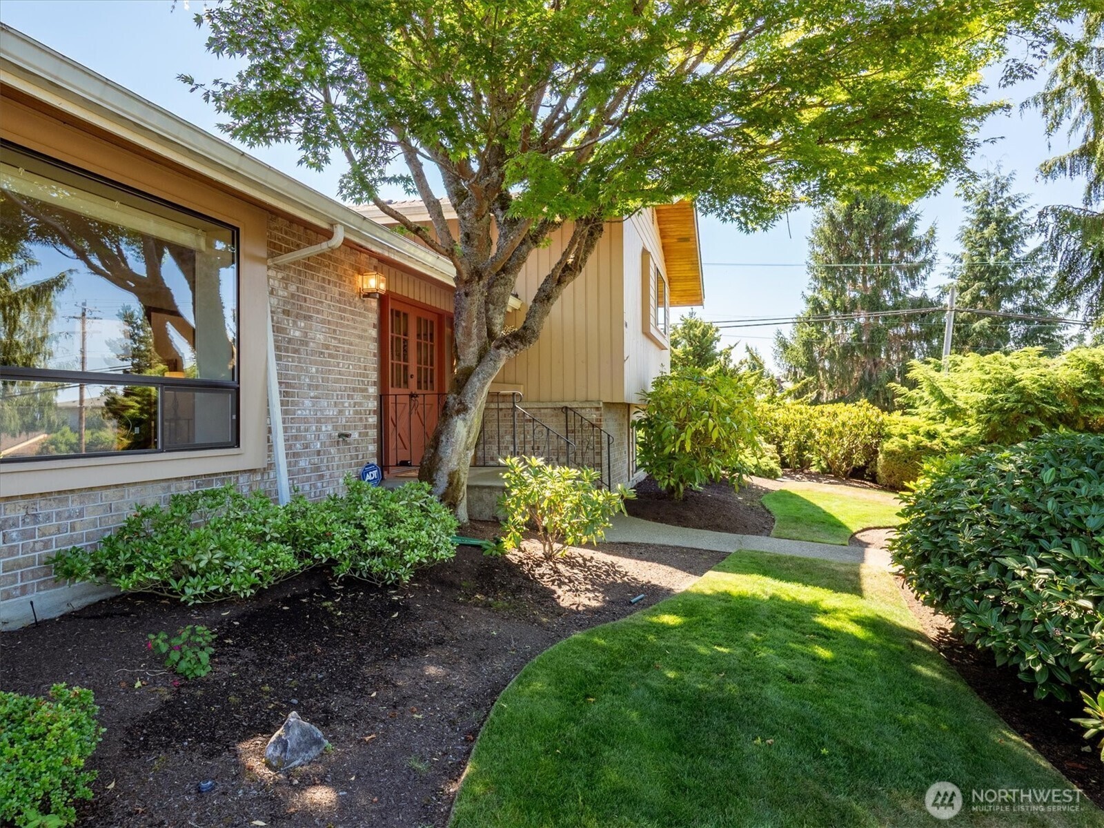 Property Photo:  1100  Edmonds Street  WA 98020 
