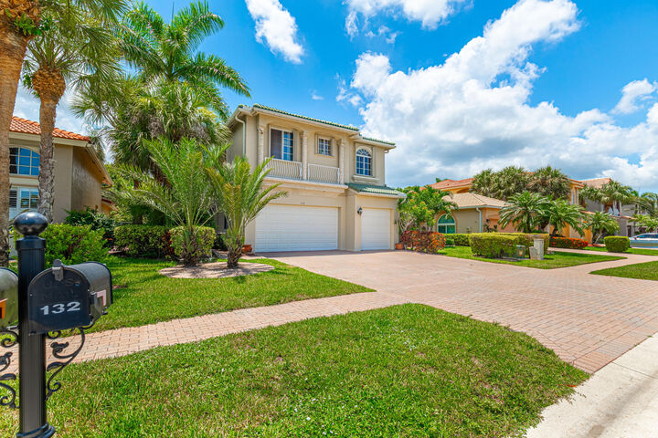Property Photo: 132 Catania Way FL 33411