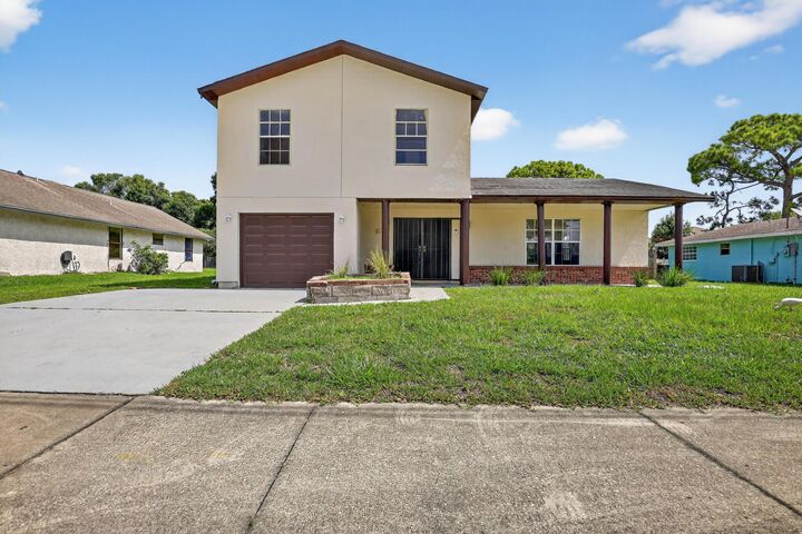 Property Photo:  565 SE Port St Lucie Boulevard  FL 34984 