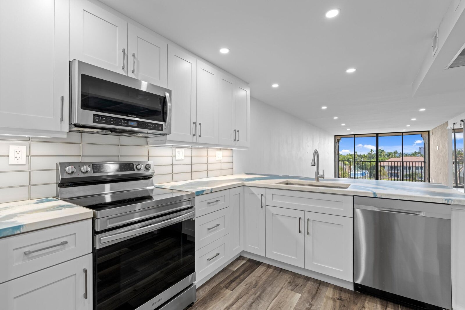 Property Photo: 6 Royal Palm Way 509 FL 33432