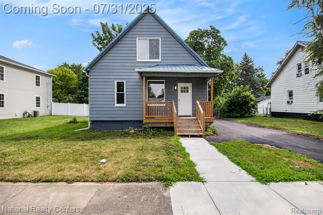 26256 Ypsilanti Street  Flat Rock MI 48134 photo