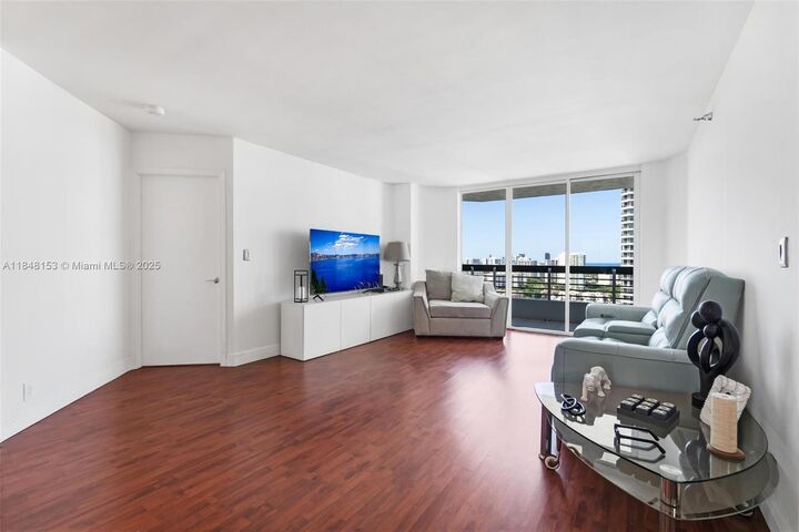 Property Photo: 3530 Mystic Pointe Dr 3107 FL 33180
