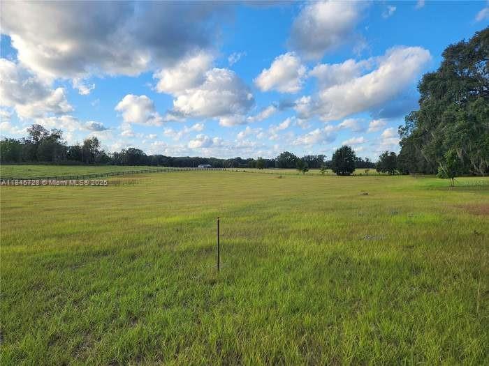 Property Photo: 23480 NW 142 Ave FL 32643