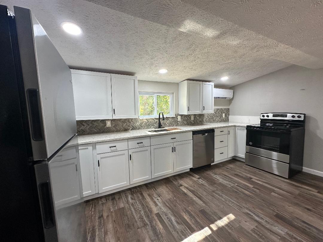 Property Photo: 320 W North Street MO 65711