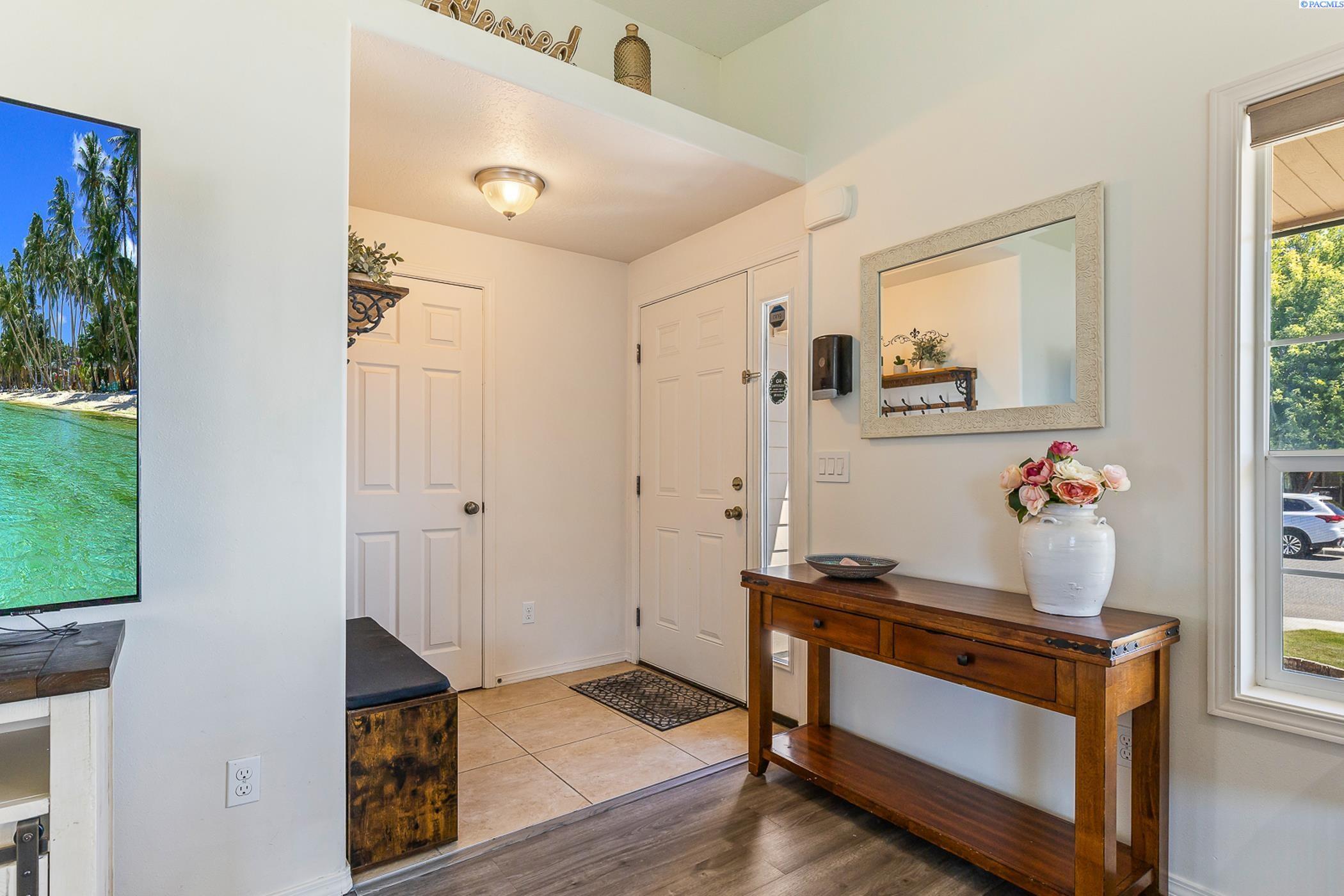 Property Photo: 5306 Hayes Lane WA 99301