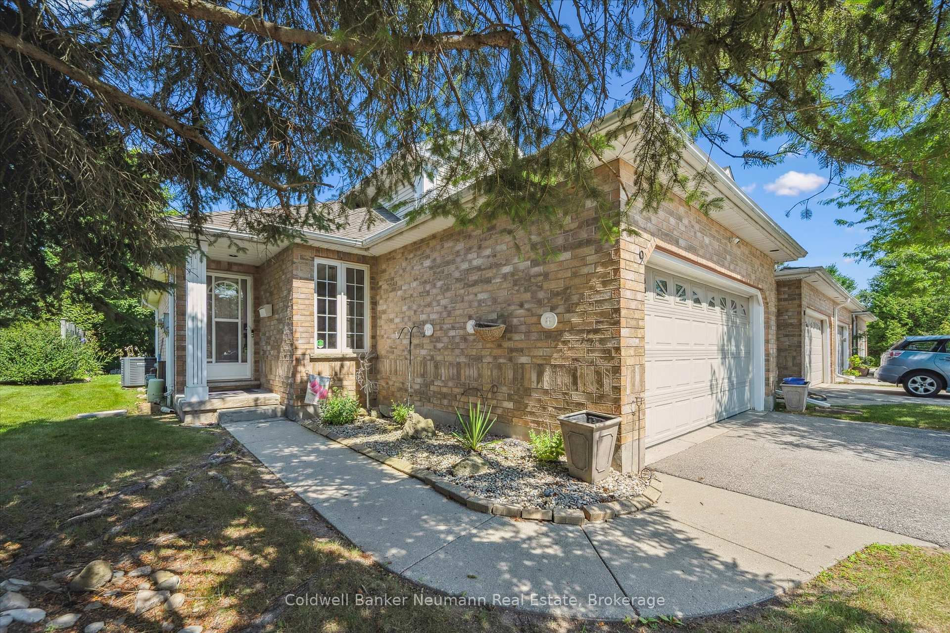 Property Photo:  1550 Gordon Street 9  ON N1L 1C7 