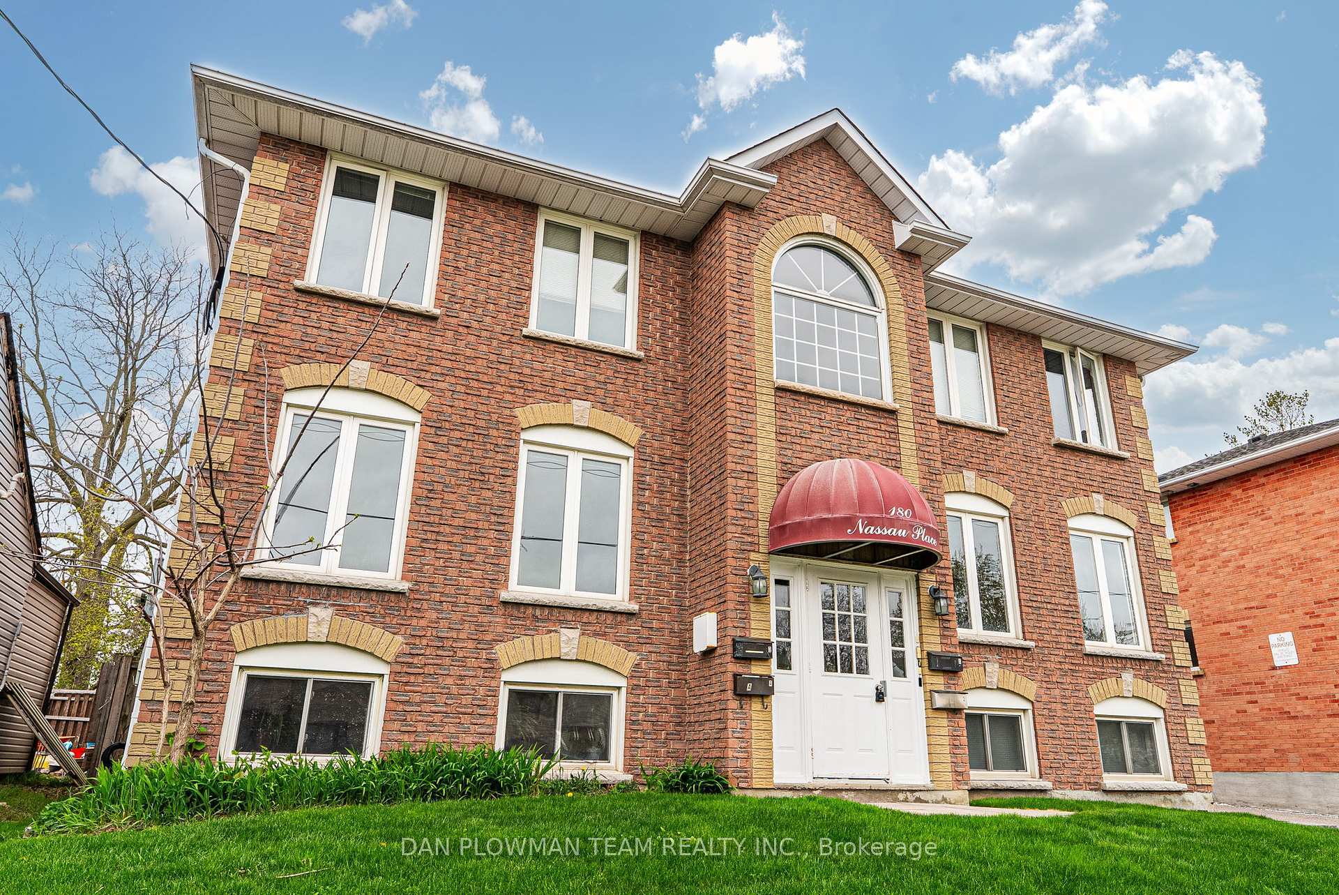 Property Photo:  180 Nassau Street  ON L1J 4A5 