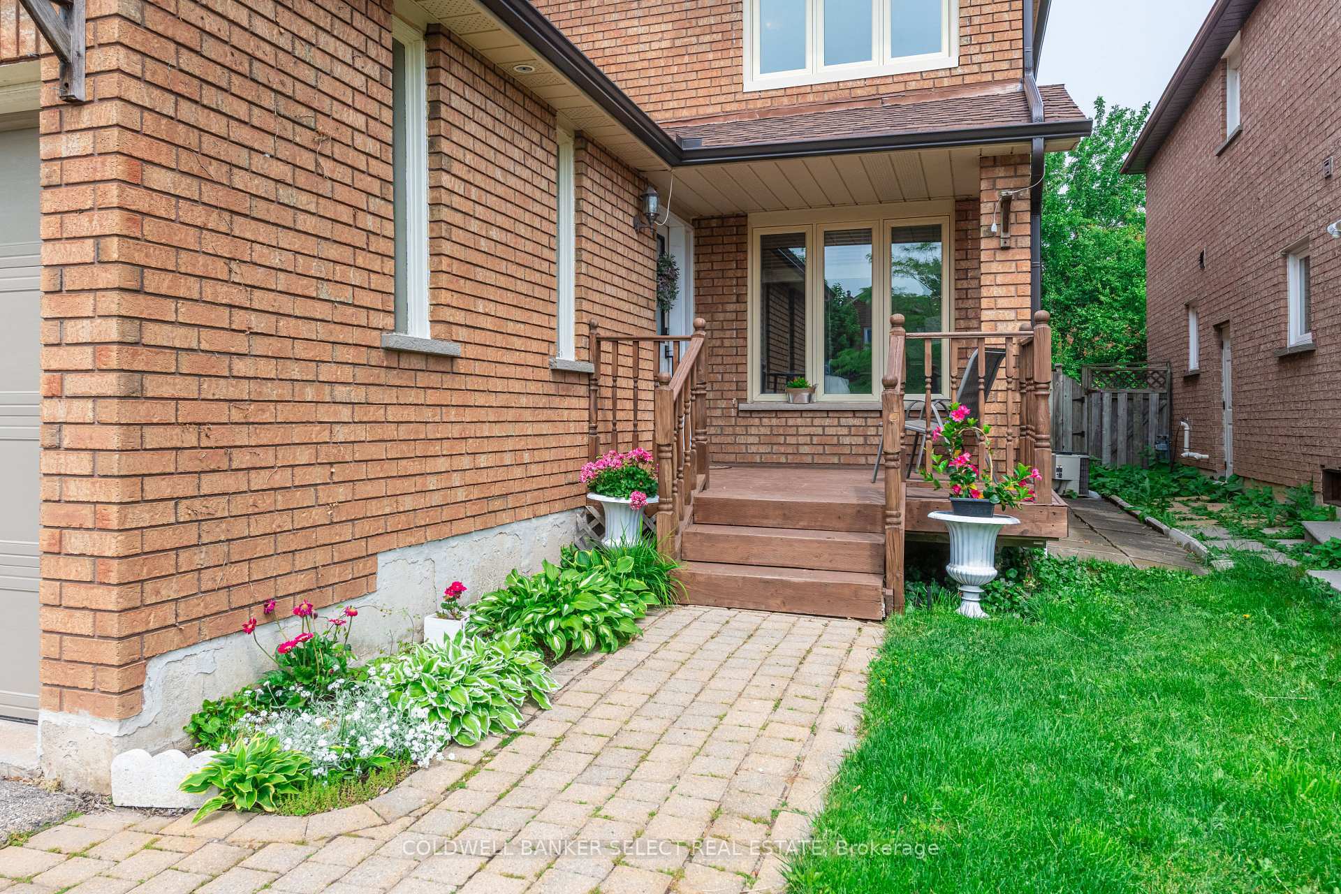 Property Photo: 3445 Bertrand Road ON L5L 4G5